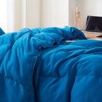 Parure de lit Snorze® Cloud - Literie surdimensionnée Coma Inducer® en bleu véritable