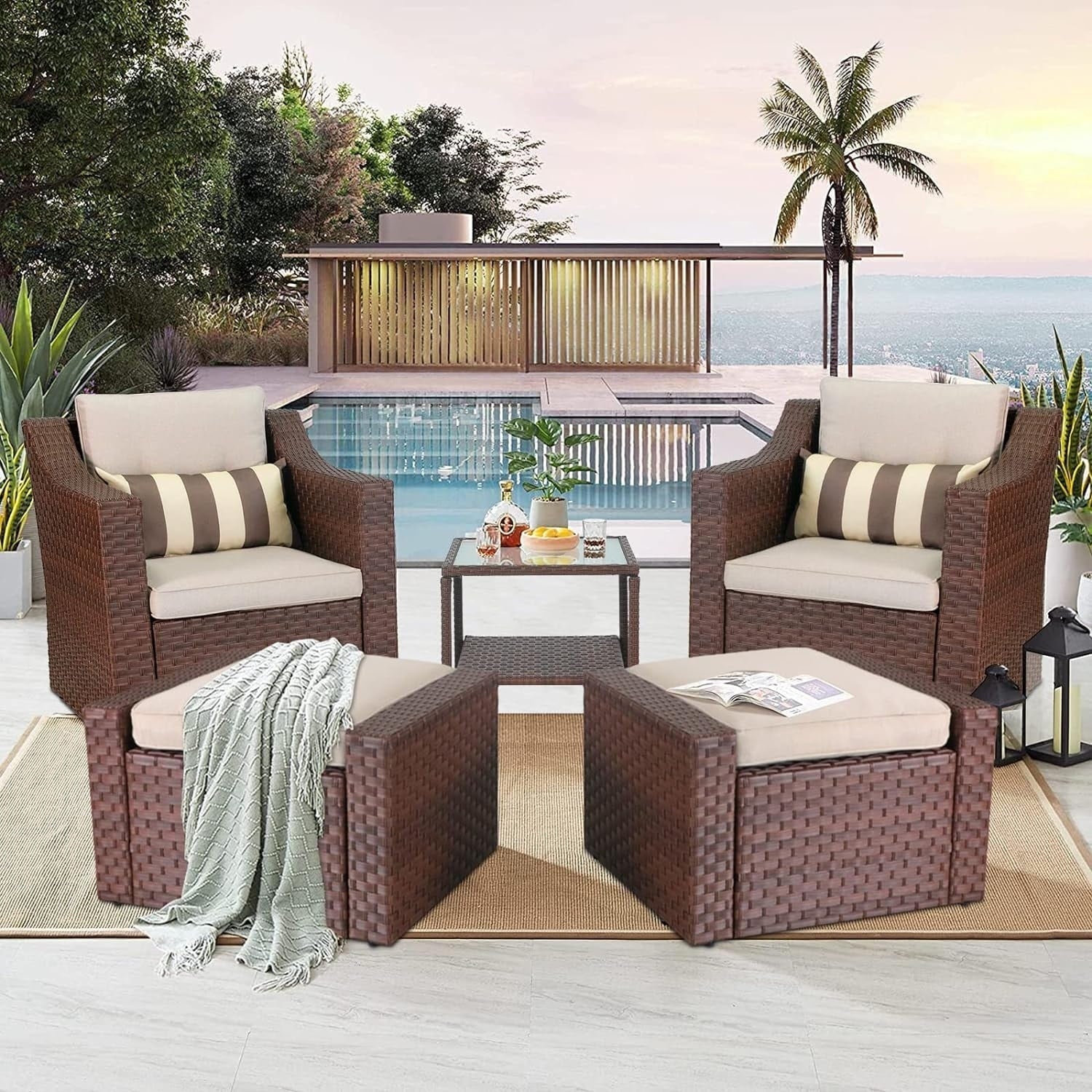 Ensemble de 5 chaises longues et poufs d'extérieur en osier pour patio