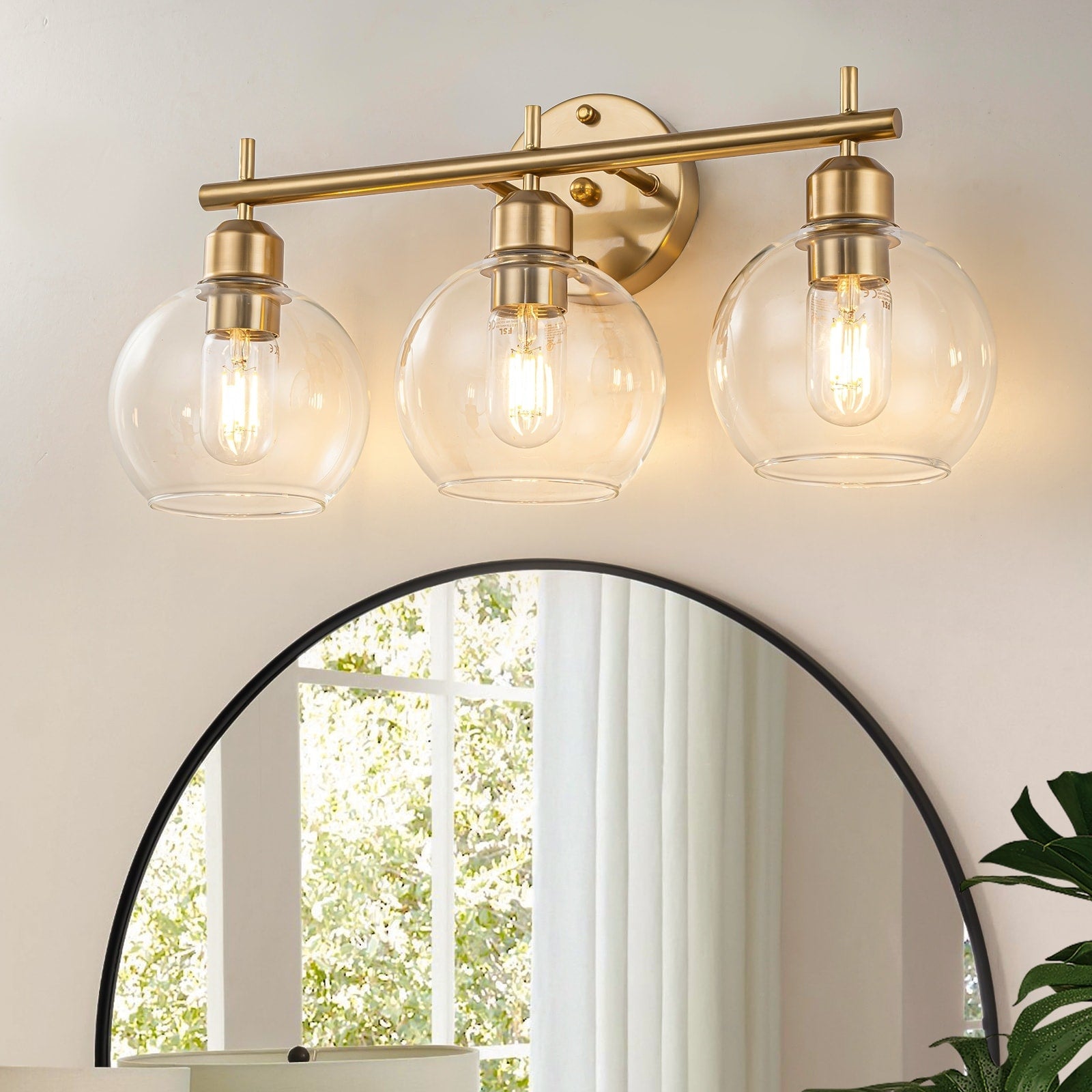 Applique de salle de bain moderne Starsky à 4 lumières et intensité variable avec abat-jour en verre globe