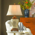 Lampe de table StyleCraft Magonia – Crème, blanc cassé avec finition dorée antique