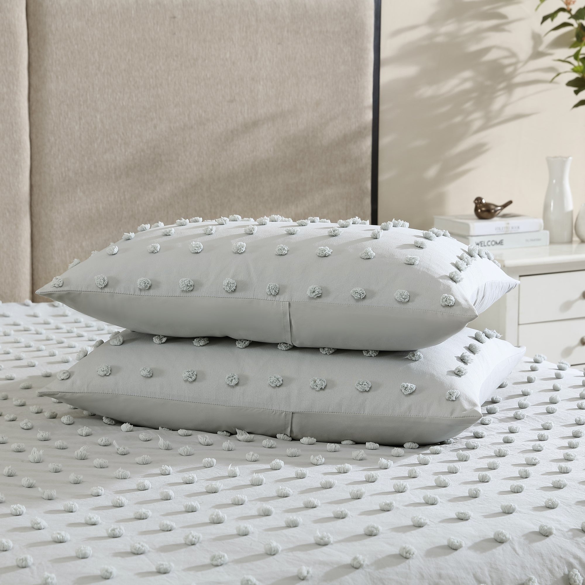 Parure de lit 3 pièces en microfibre ultra douce à pompons Swift Home
