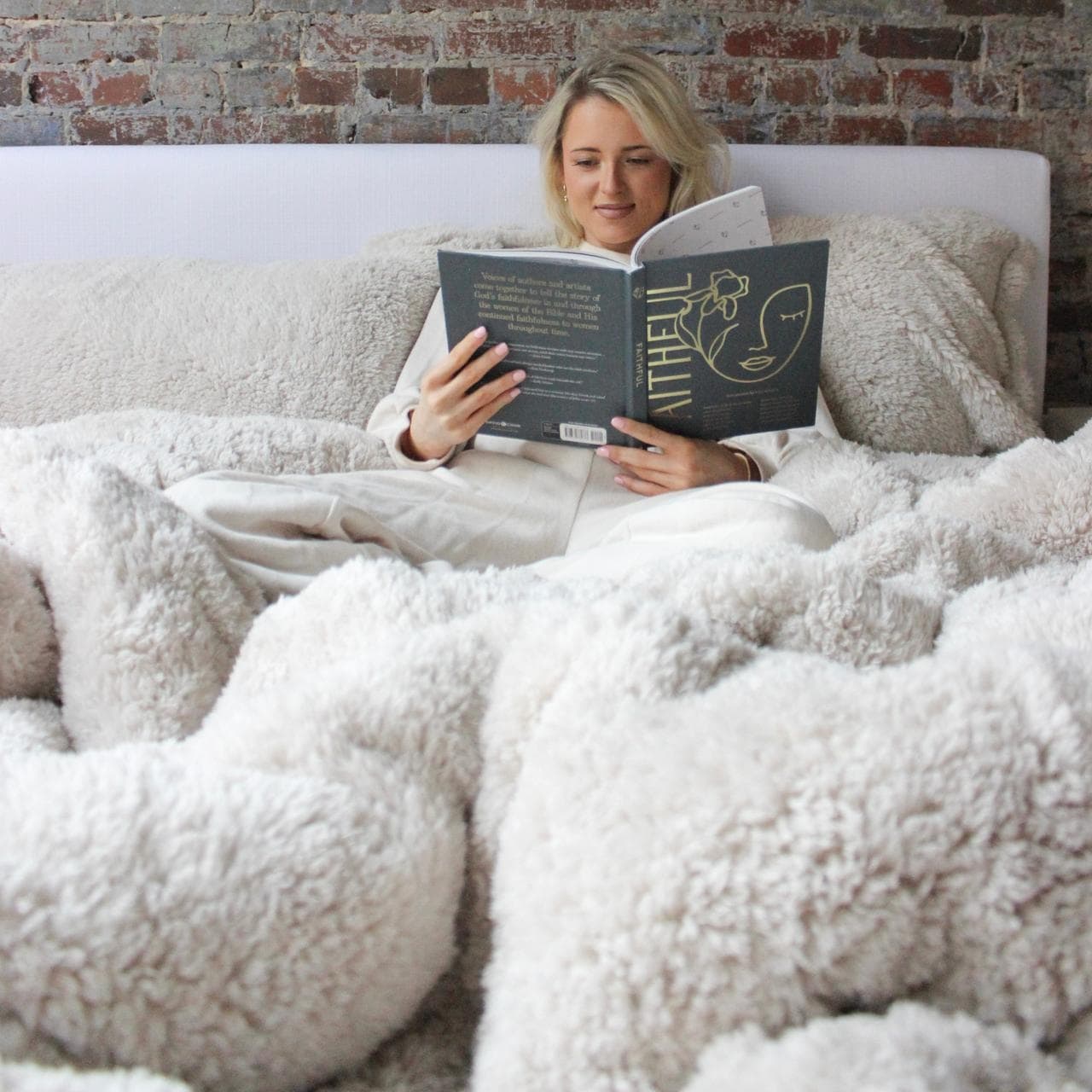 La peluche originale - Couette surdimensionnée Coma Inducer® - Sable blanc