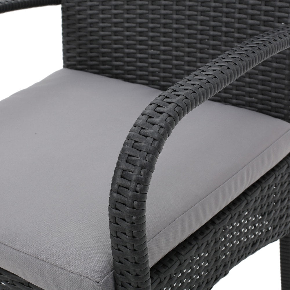 Ensemble de salle à manger d'extérieur en osier Theodore 5 pièces avec coussin par Christopher Knight Home