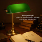 Lampe de bureau traditionnelle de banquier avec abat-jour en verre vert