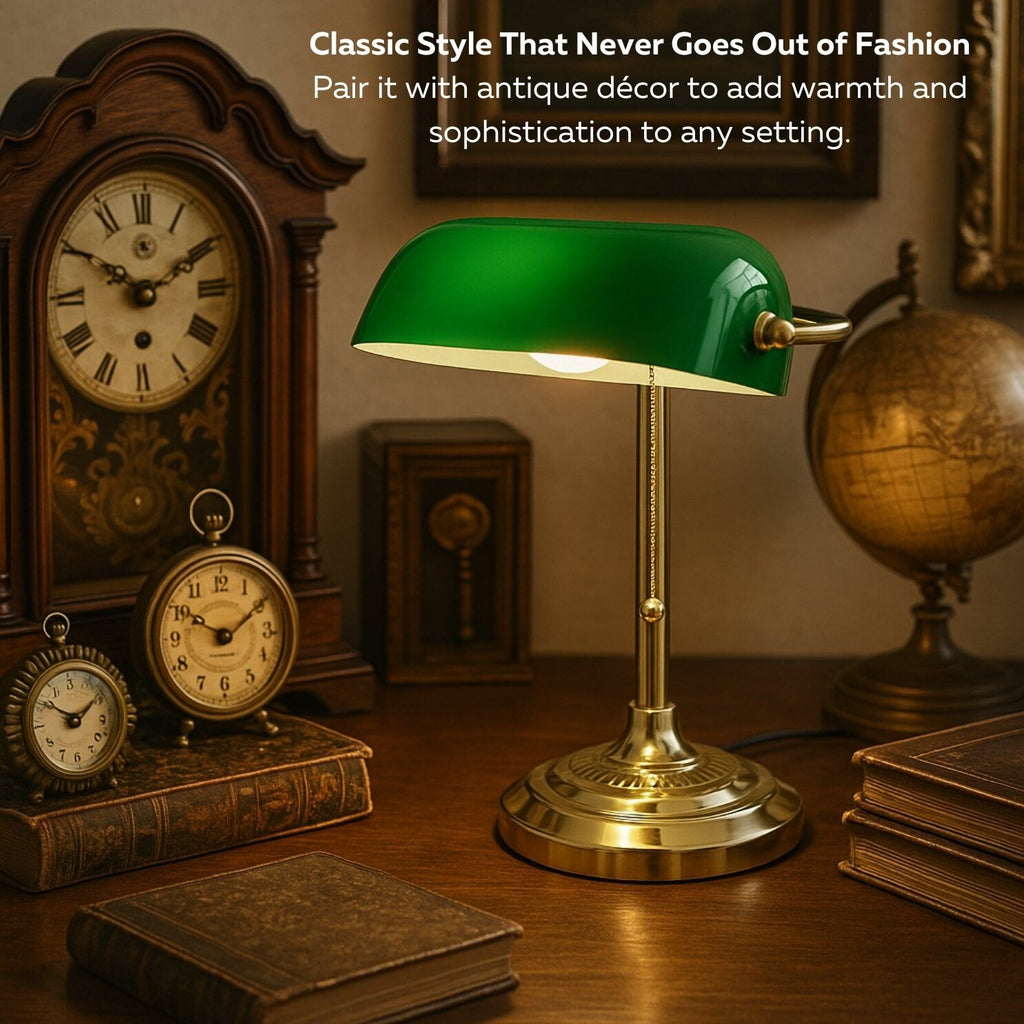 Lampe de bureau traditionnelle de banquier avec abat-jour en verre vert