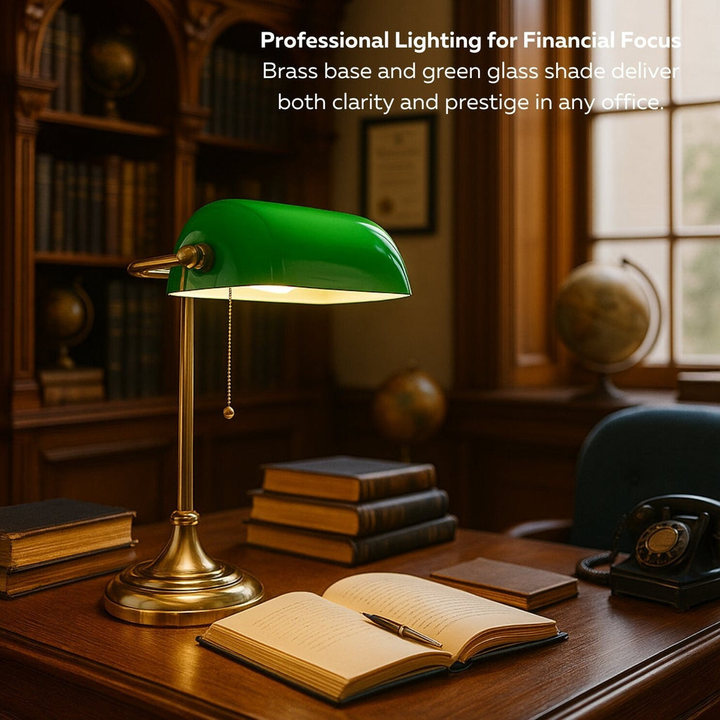 Lampe de bureau traditionnelle de banquier avec abat-jour en verre vert