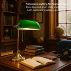 Lampe de bureau traditionnelle de banquier avec abat-jour en verre vert