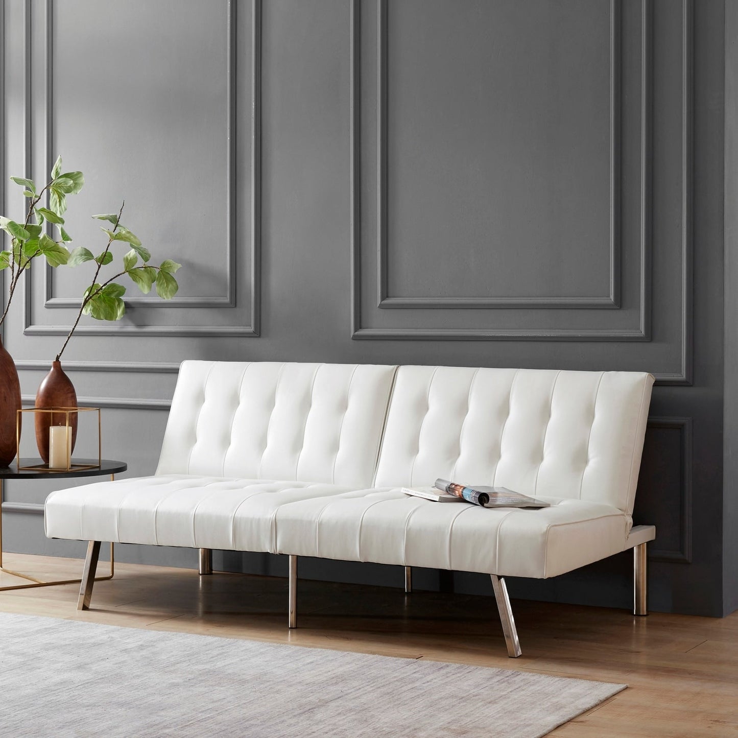 Canapé-lit futon capitonné moderne du milieu du siècle avec dossier divisé et pieds chromés