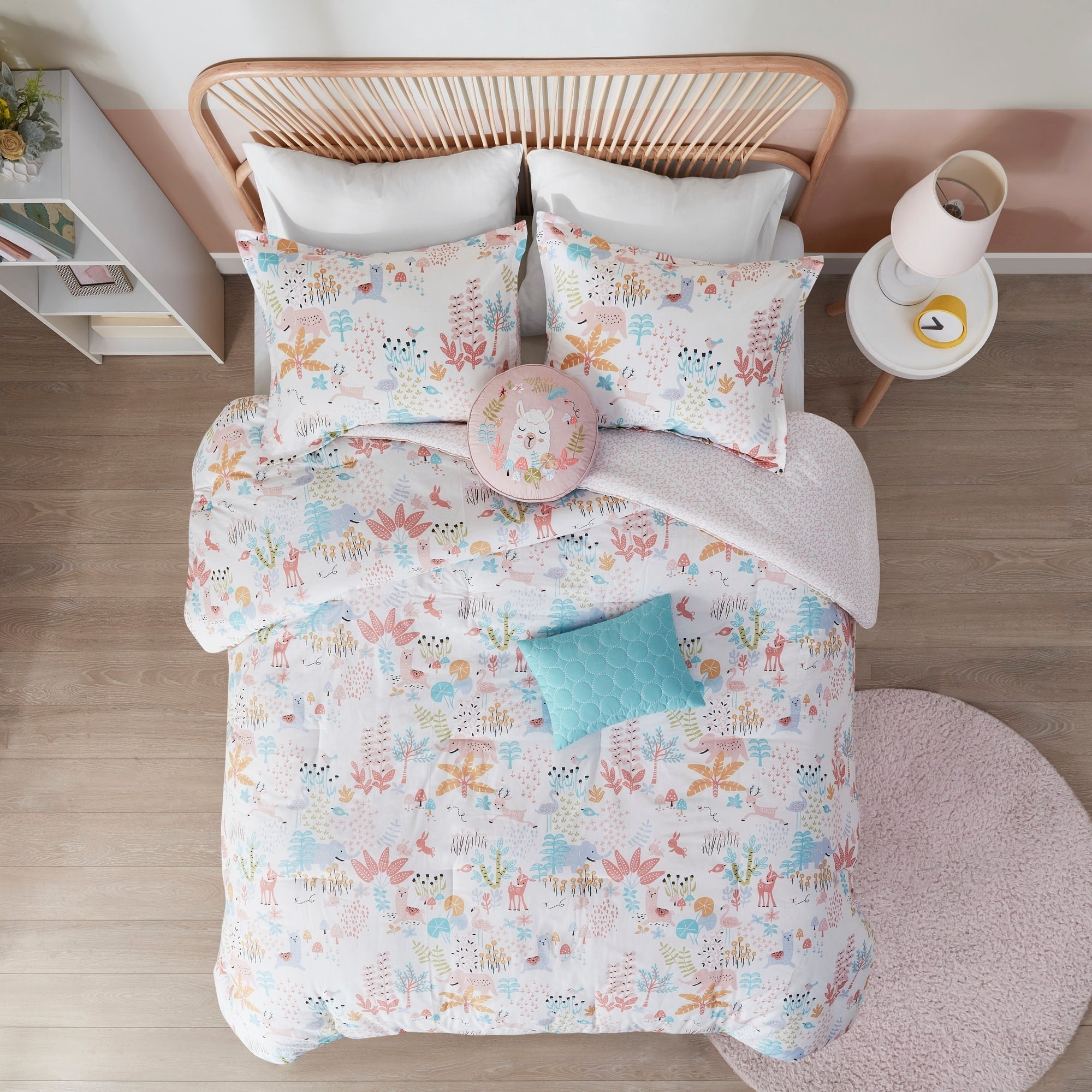 Parure de lit réversible en coton à motif animaux de la forêt, motif Kinsley Blush, design intelligent pour enfants