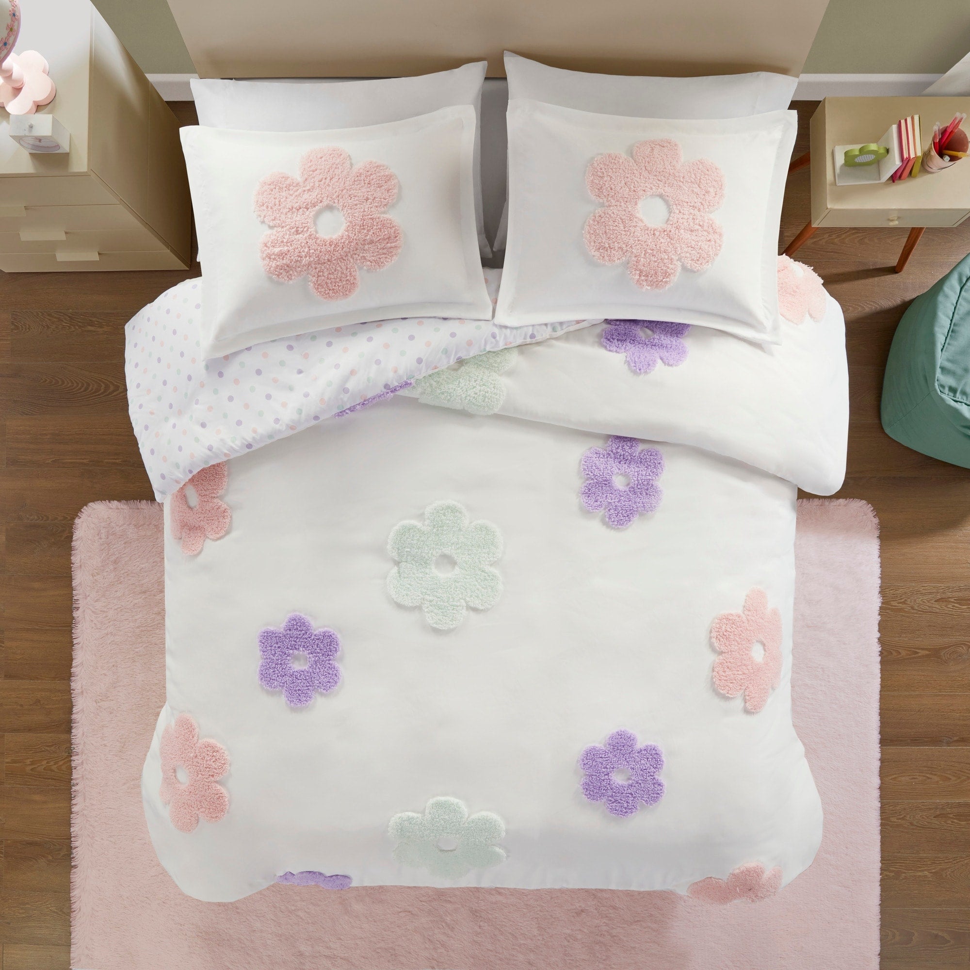Parure de lit réversible en chenille touffetée à motif floral Madeline pour enfants au design intelligent