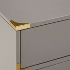 Table de chevet Valoria à 3 tiroirs avec accents dorés