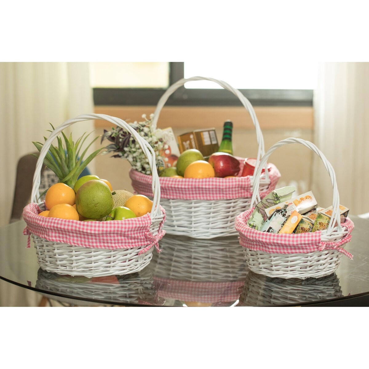 Panier-cadeau rond en osier blanc, avec doublure et poignée vichy